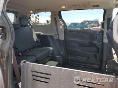 Zdjęcie 11 z 16 samochodu: 2017 TOYOTA SIENNA SE VIN:5TDXZ3DC3HS873163 - miniatura