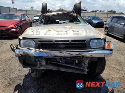 Piąte zdjęcie samochodu w środku: 1998 NISSAN PATHFINDER XE VIN:JN8AR05S1WW238776 - miniatura