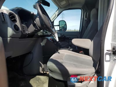 Zdjęcie 7 z 13 samochodu: 2015 FORD ECONOLINE E450 SUPER DUTY CUTAWAY VAN VIN:1FDXE4FS2FDA28895 - miniatura