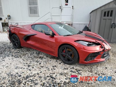 Czwarte zdjęcie samochodu z boku: 2021 CHEVROLET CORVETTE STINGRAY 3LT VIN:1G1YC2D42M5109127 - miniatura