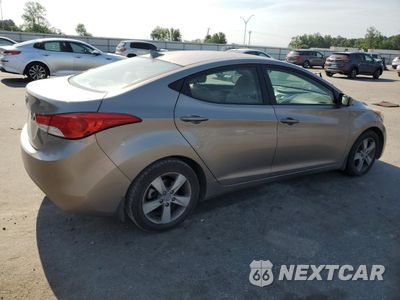 Trzecie zdjęcie samochodu z tyłu: 2013 HYUNDAI ELANTRA GLS VIN:5NPDH4AE7DH186138 - miniatura