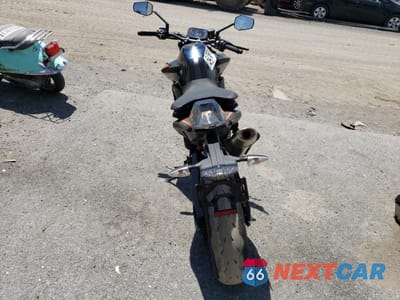 Czwarte zdjęcie samochodu z boku: 2023 KTM 890 DUKE R VIN:VBKTU9402PM848804 - miniatura