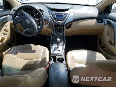 Zdjęcie 8 z 12 samochodu: 2013 HYUNDAI ELANTRA GLS VIN:5NPDH4AEXDH169298 - miniatura