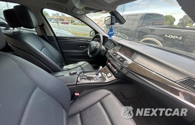 Piąte zdjęcie samochodu w środku: 2012 BMW 528 I VIN:WBAXG5C55CDX05532 - miniatura