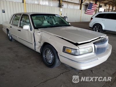 Czwarte zdjęcie samochodu z boku: 1996 LINCOLN TOWN CAR CARTIER VIN:1LNLM83W7TY640188 - miniatura