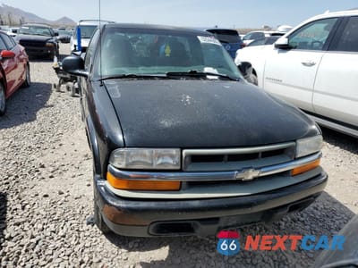 Piąte zdjęcie samochodu w środku: 1998 CHEVROLET S TRUCK S10 VIN:1GCCS1447WK132955 - miniatura