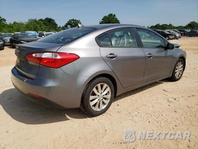 Trzecie zdjęcie samochodu z tyłu: 2016 KIA FORTE LX VIN:KNAFX4A61G5502493 - miniatura