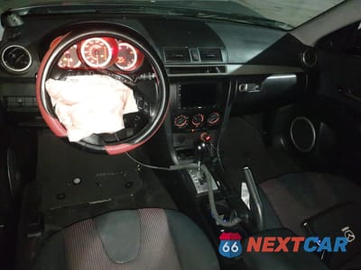 Zdjęcie 8 z 12 samochodu: 2005 MAZDA 3 HATCHBACK VIN:JM1BK143951276677 - miniatura