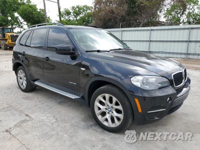 Czwarte zdjęcie samochodu z boku: 2013 BMW X5 XDRIVE35I VIN:5UXZV4C56D0B03227 - miniatura