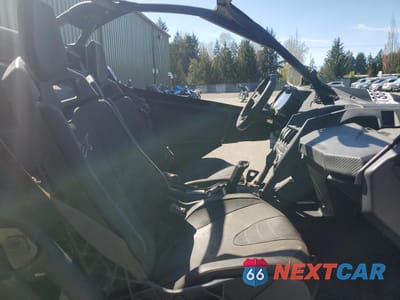 Piąte zdjęcie samochodu w środku: 2018 CAN-AM MAVERICK X3 X DS TURBO R VIN:3JBVDAW49JK001848 - miniatura