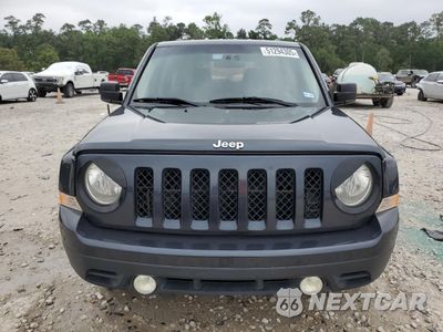 Piąte zdjęcie samochodu w środku: 2015 JEEP PATRIOT SPORT VIN:1C4NJPBAXFD285325 - miniatura