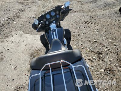 Zdjęcie 6 z 9 samochodu: 2010 HARLEY-DAVIDSON FLHTK VIN:1HD1KEM14AB635113 - miniatura