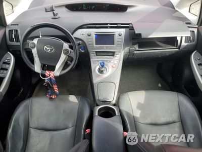 Zdjęcie 8 z 14 samochodu: 2013 TOYOTA PRIUS VIN:JTDKN3DU5D0337679 - miniatura
