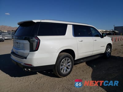 Trzecie zdjęcie samochodu z tyłu: 2025 CHEVROLET SUBURBAN K1500 PREMIER VIN:1GNS6FRD7SR232617 - miniatura