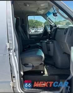 Piąte zdjęcie samochodu w środku: 2013 FORD ECONOLINE E350 SUPER DUTY WAGON VIN:1FBNE3BL4DDA99277 - miniatura