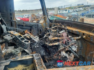 Piąte zdjęcie samochodu w środku: 2021 VOLVO VHD VIN:4V5KC9EH7MN272346 - miniatura