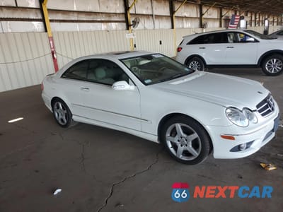 Czwarte zdjęcie samochodu z boku: 2007 MERCEDES-BENZ CLK 550 VIN:WDBTJ72H87F210499 - miniatura