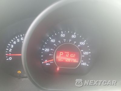 Zdjęcie 9 z 15 samochodu: 2014 KIA SOUL + VIN:KNDJP3A5XE7731710 - miniatura