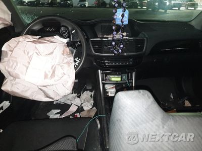 Zdjęcie 8 z 12 samochodu: 2017 HONDA ACCORD LX VIN:1HGCR2F38HA147786 - miniatura