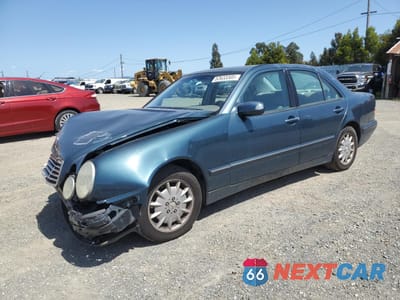 2000 MERCEDES-BENZ E 320 WDBJF65J1YB151080 - główne zdjęcie licytacji z USA - miniatura