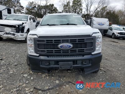 Piąte zdjęcie samochodu w środku: 2023 FORD F350 SUPER DUTY VIN:1FT8X3DA3PEC62997 - miniatura