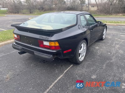 Czwarte zdjęcie samochodu z boku: 1987 PORSCHE 944 VIN:WP0AA2958HN152067 - miniatura