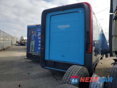 Trzecie zdjęcie samochodu z tyłu: 2023 RIVIAN EDV 700 VIN:7FCEHEB77PN005368 - miniatura