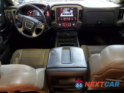 Zdjęcie 8 z 12 samochodu: 2015 GMC SIERRA K3500 DENALI VIN:1GT424E83FF655292 - miniatura