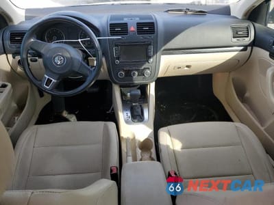 Zdjęcie 8 z 12 samochodu: 2010 VOLKSWAGEN JETTA SE VIN:3VWRX7AJ5AM041237 - miniatura