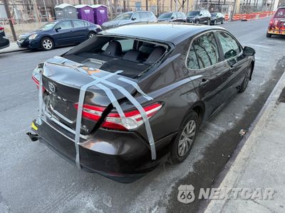 Czwarte zdjęcie samochodu z boku: 2018 TOYOTA CAMRY LE VIN:4T1B31HKXJU002551 - miniatura