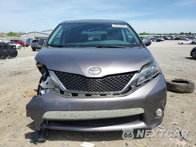 Piąte zdjęcie samochodu w środku: 2017 TOYOTA SIENNA SE VIN:5TDXZ3DC3HS873163 - miniatura
