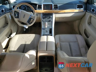 Zdjęcie 8 z 14 samochodu: 2009 LINCOLN MKS VIN:1LNHM94R89G607283 - miniatura