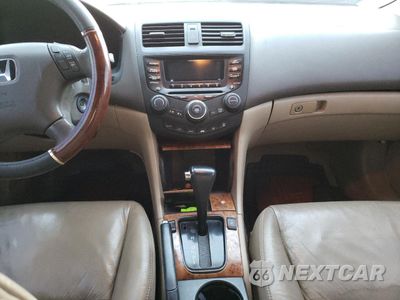 Czwarte zdjęcie samochodu z boku: 2005 HONDA ACCORD EX VIN:1HGCM66555A048880 - miniatura