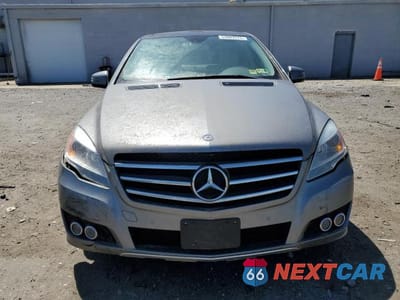 Piąte zdjęcie samochodu w środku: 2011 MERCEDES-BENZ R 350 BLUETEC VIN:4JGCB2FE4BA109074 - miniatura