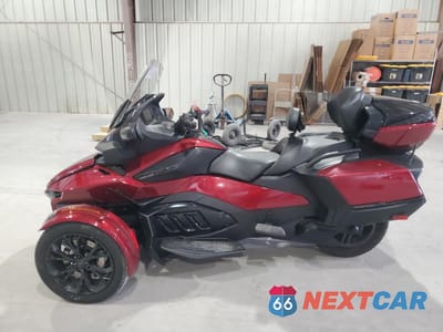 Trzecie zdjęcie samochodu z tyłu: 2022 CAN-AM SPYDER ROADSTER RT VIN:2BXNBDD22NV001710 - miniatura