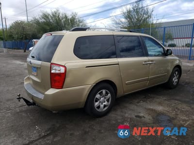 Trzecie zdjęcie samochodu z tyłu: 2010 KIA SEDONA LX VIN:KNDMG4C35A6336042 - miniatura