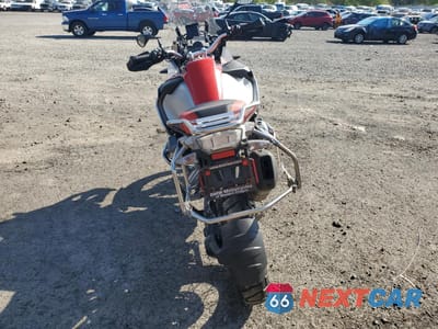 Czwarte zdjęcie samochodu z boku: 2017 BMW R1200 GS ADVENTURE VIN:WB10A1208HZ897637 - miniatura