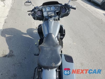 Zdjęcie 6 z 9 samochodu: 2014 HARLEY-DAVIDSON FLHTK ELECTRA GLIDE ULTRA LIMITED VIN:1HD1KEL15EB646225 - miniatura
