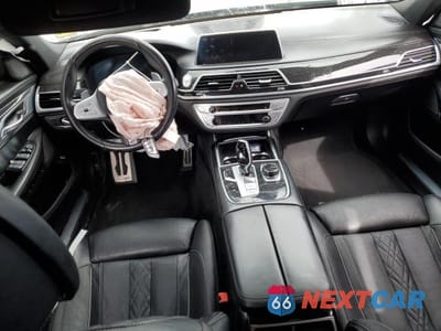 Zdjęcie 8 z 13 samochodu: 2021 BMW 750 XI VIN:WBA7U2C08MCF47564 - miniatura