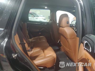 Zdjęcie 11 z 13 samochodu: 2017 PORSCHE CAYENNE VIN:WP1AA2A27HKA86824 - miniatura