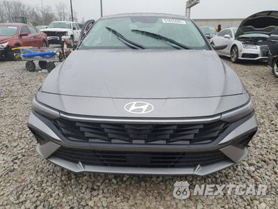 Piąte zdjęcie samochodu w środku: 2024 HYUNDAI ELANTRA SEL VIN:KMHLS4DG8RU844102 - miniatura