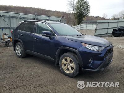 Czwarte zdjęcie samochodu z boku: 2019 TOYOTA RAV4 XLE VIN:2T3P1RFV1KW057972 - miniatura