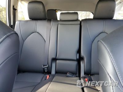 Zdjęcie 10 z 17 samochodu: 2025 TOYOTA GRAND HIGHLANDER LE VIN:5TDAAAB51SS076021 - miniatura