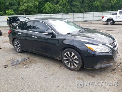 Czwarte zdjęcie samochodu z boku: 2017 NISSAN ALTIMA 2.5 VIN:1N4AL3AP2HC196290 - miniatura