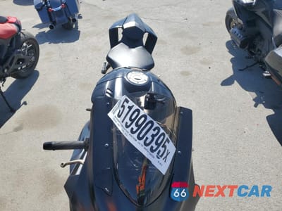Piąte zdjęcie samochodu w środku: 2017 YAMAHA YZFR6 C VIN:JYARJ28Y4HA000739 - miniatura
