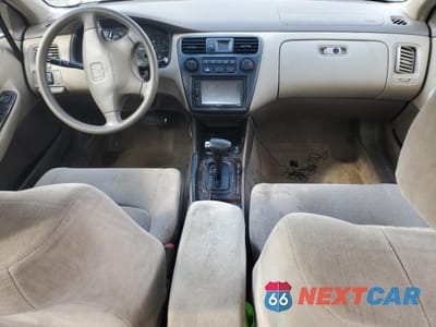Zdjęcie 8 z 13 samochodu: 2000 HONDA ACCORD SE VIN:JHMCG5674YC010503 - miniatura