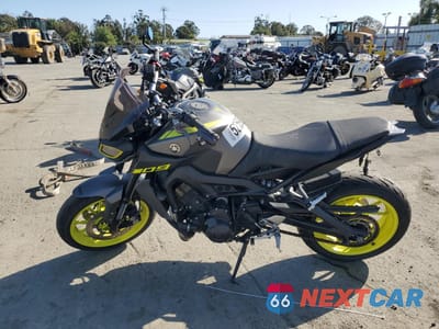 Trzecie zdjęcie samochodu z tyłu: 2018 YAMAHA MT09 C VIN:JYARN53Y8JA000665 - miniatura
