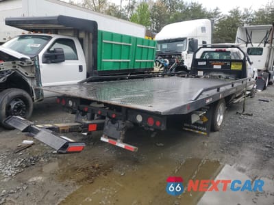 Trzecie zdjęcie samochodu z tyłu: 2023 CHEVROLET SILVERADO MEDIUM DUTY VIN:1HTKHPVM0PH687050 - miniatura