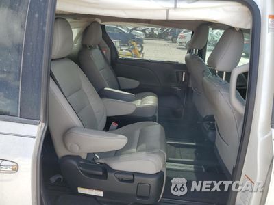 Zdjęcie 11 z 13 samochodu: 2016 TOYOTA SIENNA XLE VIN:5TDYK3DC8GS739966 - miniatura
