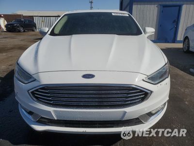 Piąte zdjęcie samochodu w środku: 2017 FORD FUSION SE HYBRID VIN:3FA6P0LU3HR409356 - miniatura